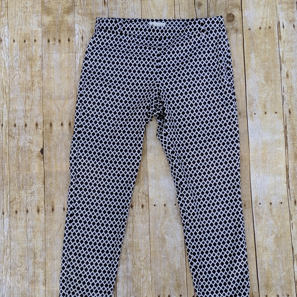 Women's black/white pattern pointe/ ankle pants